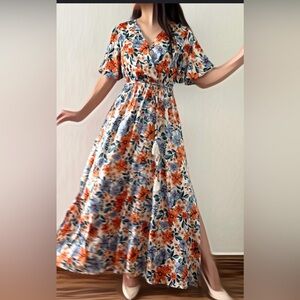 Floral Maxi Dress Women’s like new beautiful long floral satin dress size small